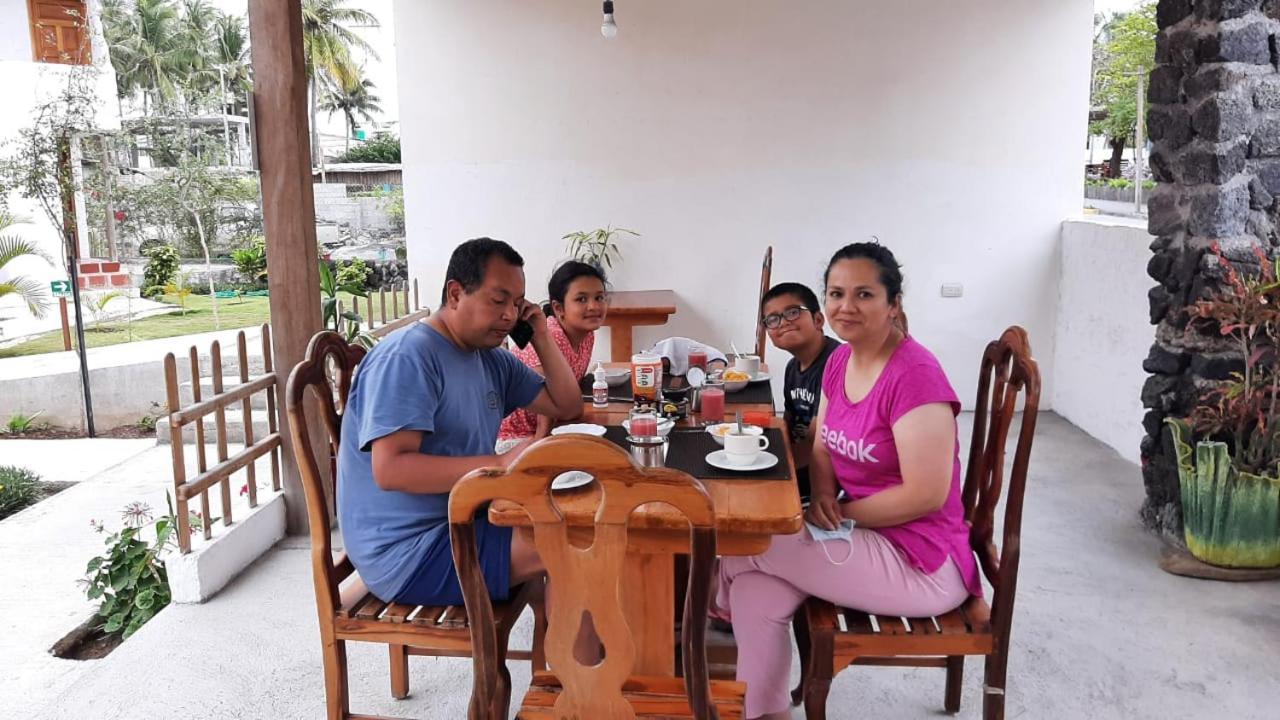 Hostal Tero Real Puerto Villamil Esterno foto