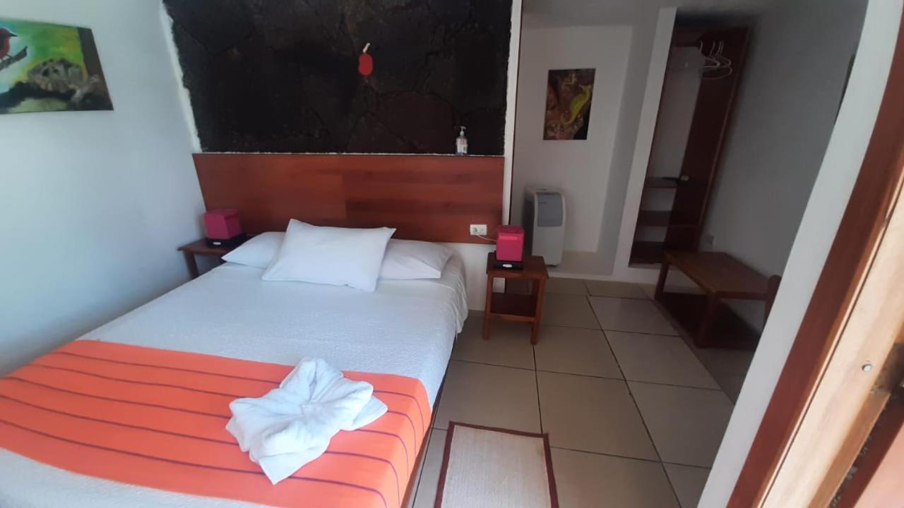 Hostal Tero Real Puerto Villamil Esterno foto