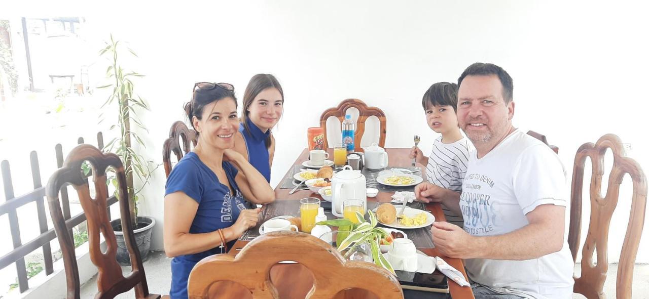Hostal Tero Real Puerto Villamil Esterno foto