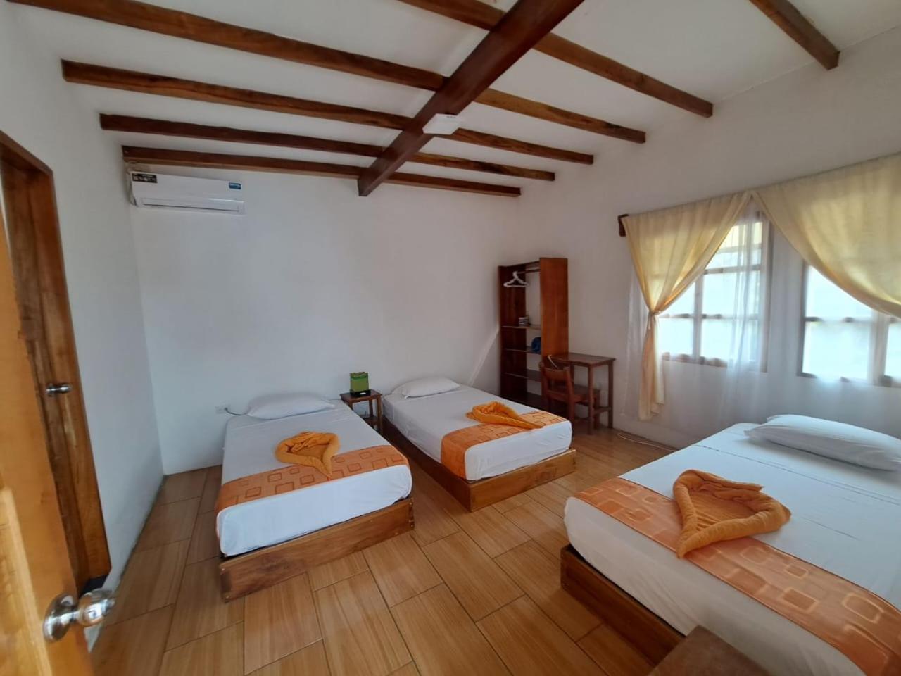 Hostal Tero Real Puerto Villamil Esterno foto